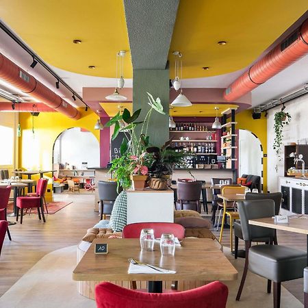 Greet Hotel Massieux Lyon Nord Eksteriør billede