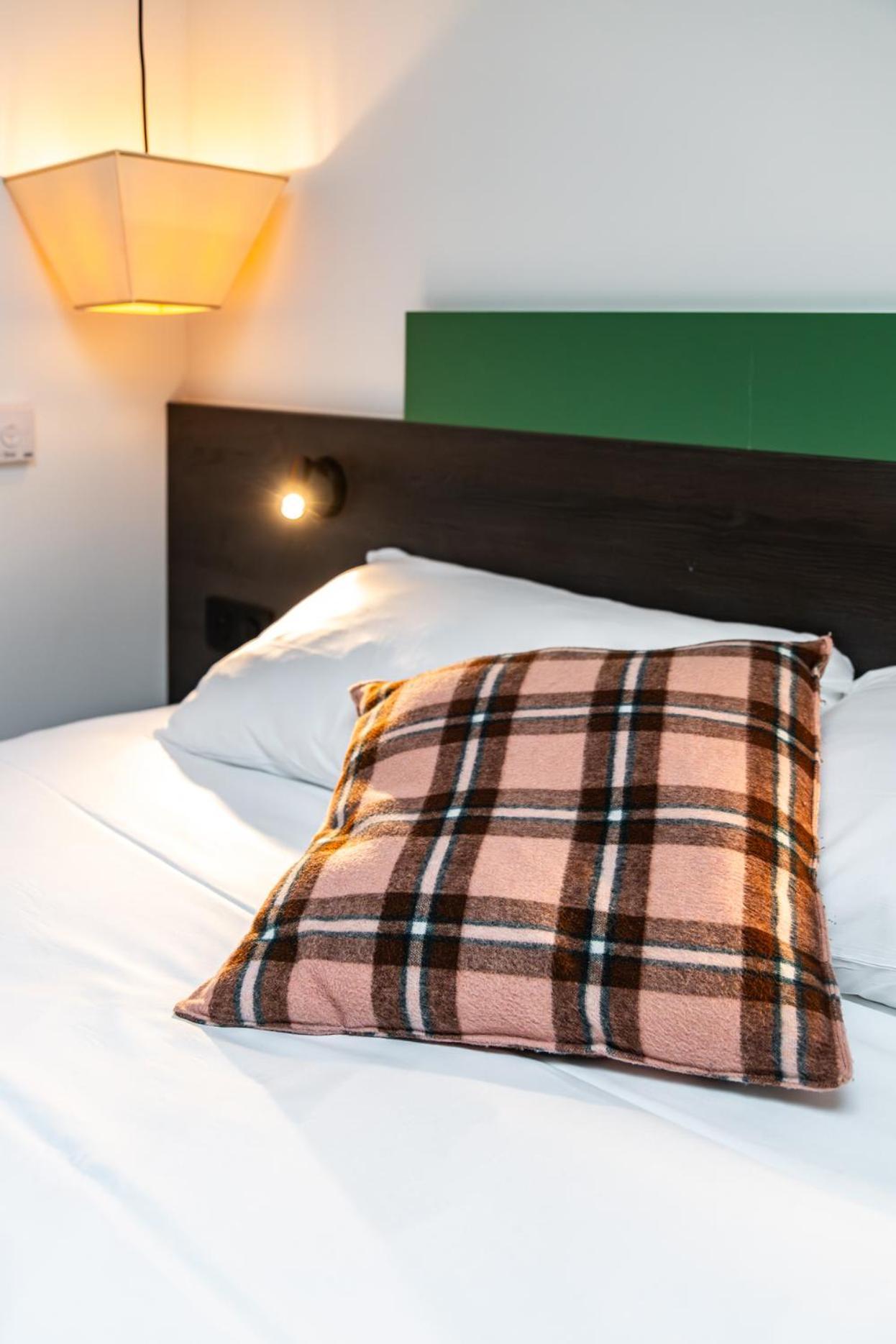 Greet Hotel Massieux Lyon Nord Eksteriør billede